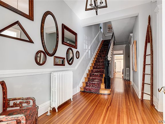 4th image of 2608 Grove Ave