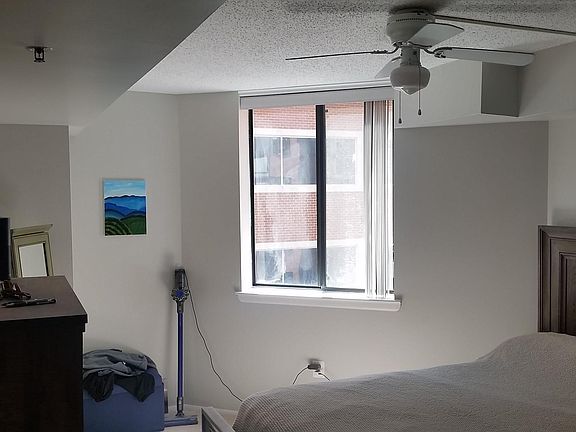 5th image of 1001 N Vermont St APT 408