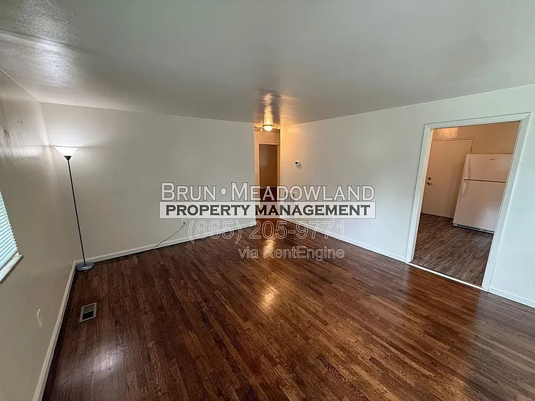 3813 Woodlake Dr NE — Photo 8