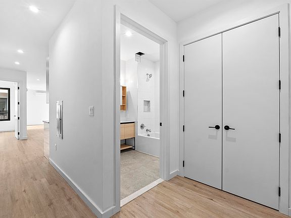 2nd image of 410 Whiton St #604