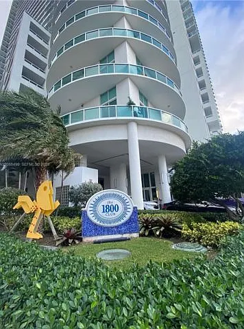 1800 N Bayshore Dr #1608