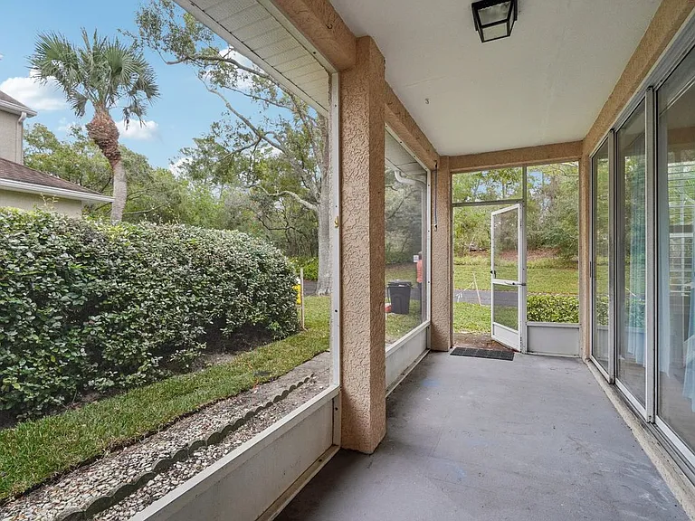 2243 Andover Cir — Photo 38