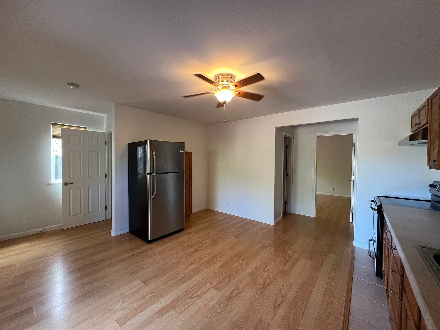 1 bed, 1000 sqft, $2,500 — Photo 2