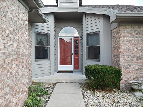 3rd image of 2418 Simpson Ln