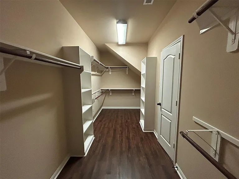 7936 Lake Commons Dr — Photo 23