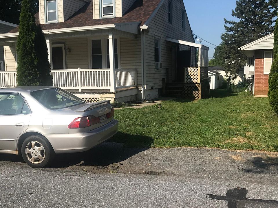 2nd image of 1410 Glen Moore Cir #B