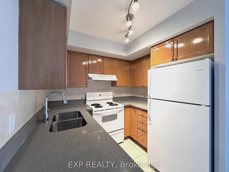 17 Barberry Pl #1803 — Photo 5