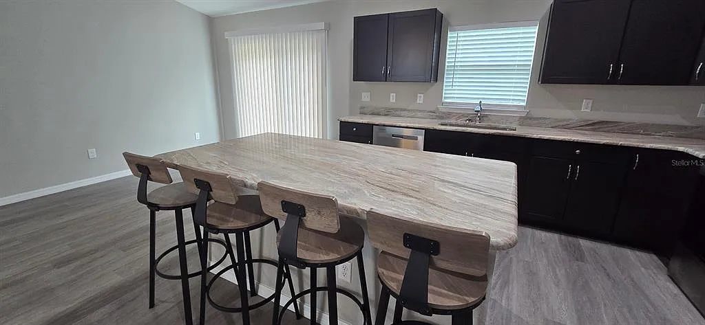 3 bed, 2.0 bath, 1398 sqft, $1,750 — Photo 3