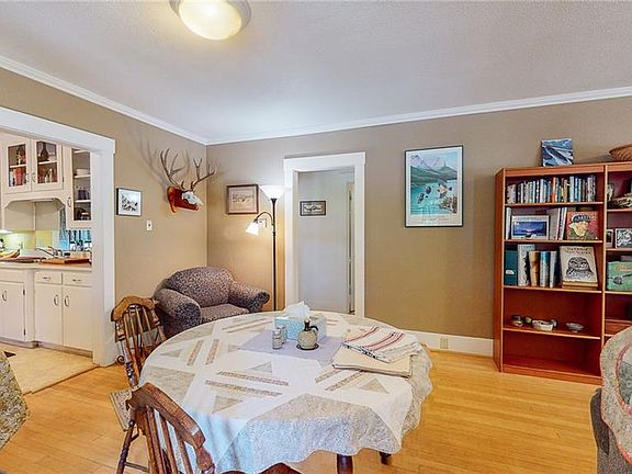 3rd image of 1122 N 32nd St