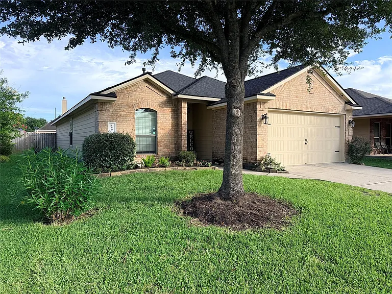 1807 Emerson Ridge Dr — Photo 3