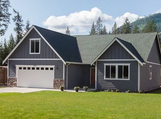 7907 Oregon Trl, Maple Falls, WA 98266