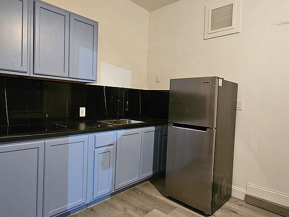 2nd image of 2822 Pine Tree Dr #1-A