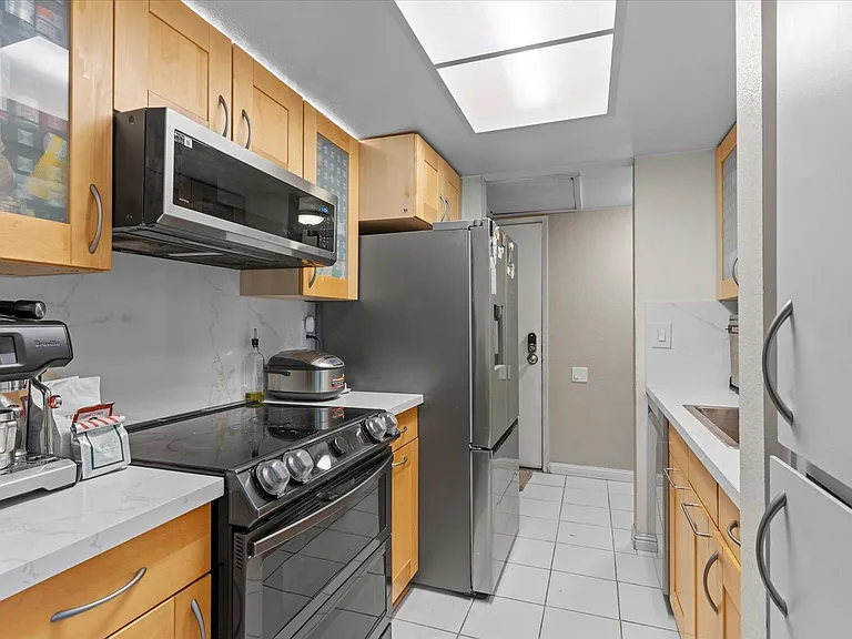 2440 Larkspur Ln #302 — Photo 6