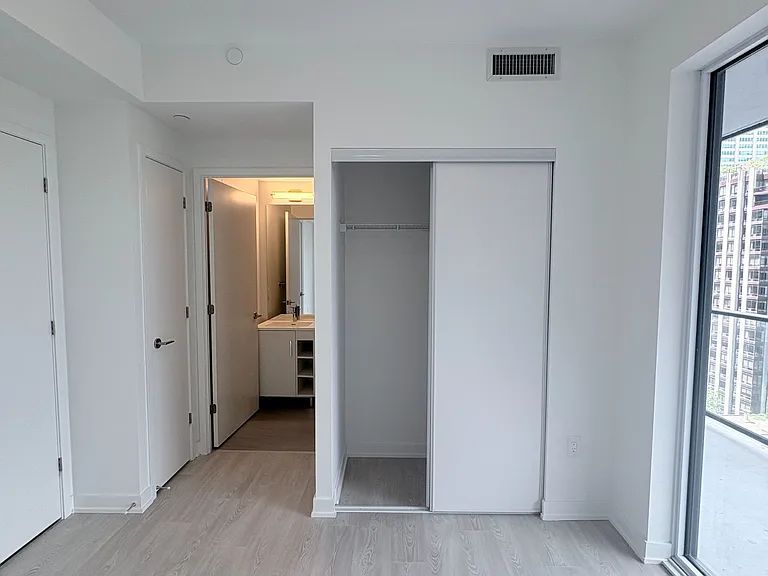 634 Church St #1403 — Photo 13