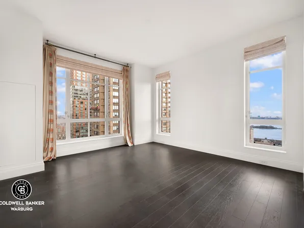 200 East 95th Street image 14 of 23