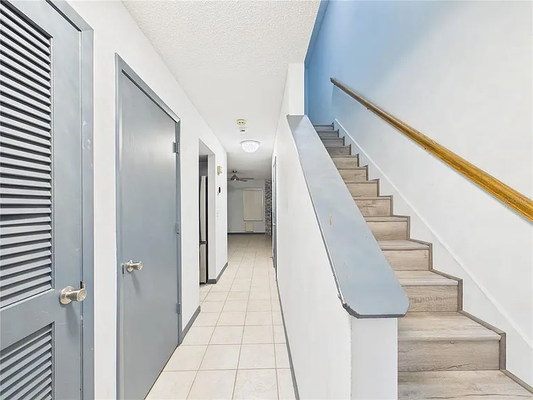 11239 Cedar Hollow Ln — Photo 5