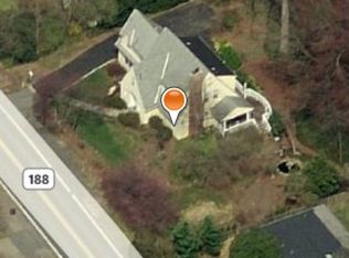 5705 Wilson Ln, Bethesda, MD 20817