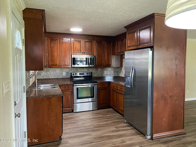 104 Saint Elmo Rd — Photo 5