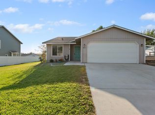 631 N Dayton St, Connell, WA 99326