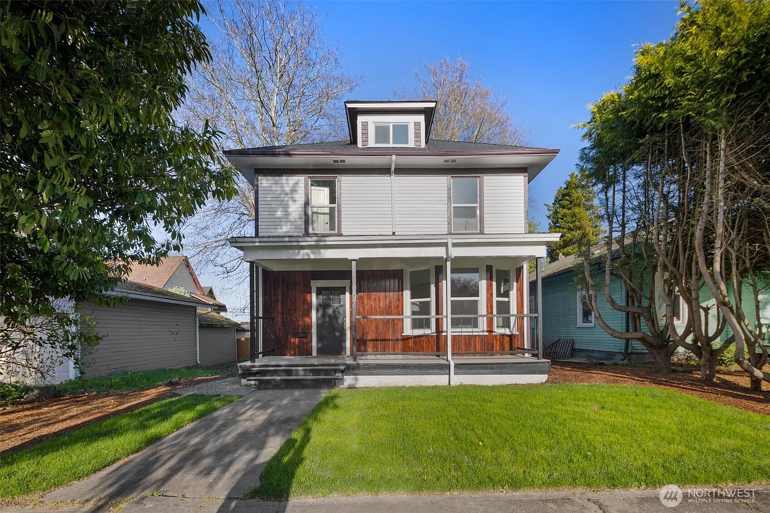 907 S Ainsworth Ave photo 1