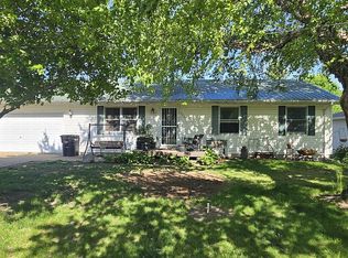 505 S Walnut St, Winfield, IA 52659