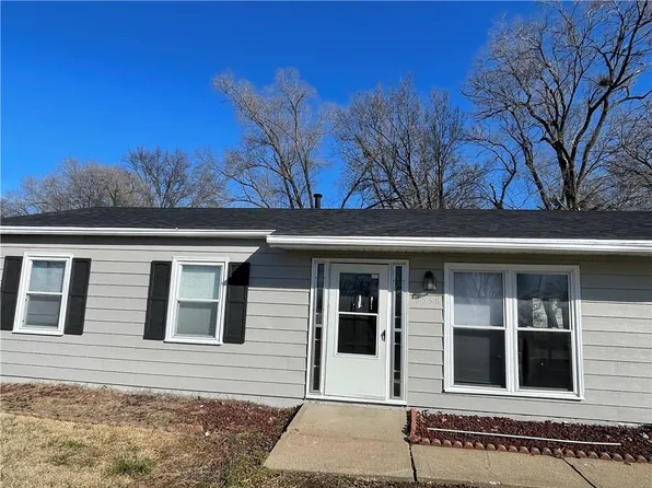 8538 Tauromee Ave, Kansas City, KS 66112
