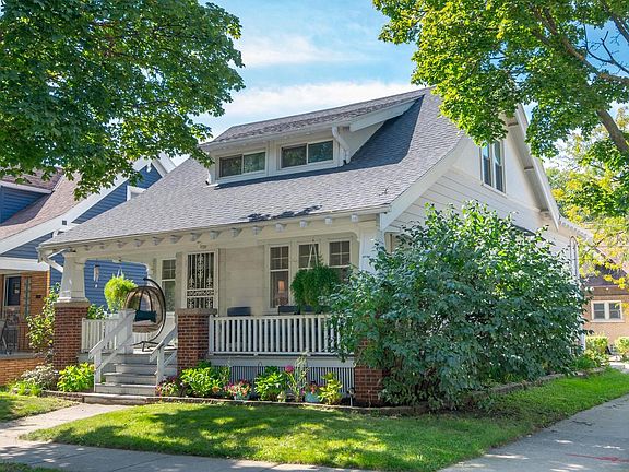3rd image of 1557 N 50th PLACE