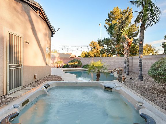 3rd image of 2081 E Bellerive Pl
