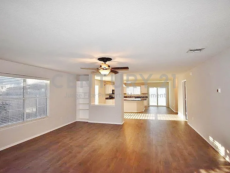 217 Silver Spur Dr — Photo 4