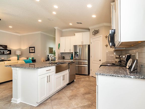 4th image of 253 Pickett Dr