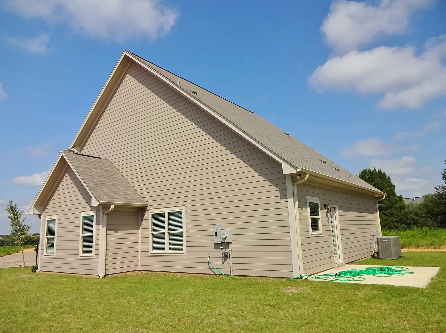 Spacious Home On Corner Lot For Rent In Calera! Coming Soon! — Photo 3