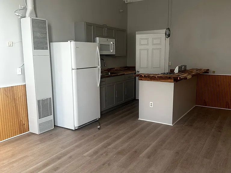 19 W Main St #1 — Photo 3