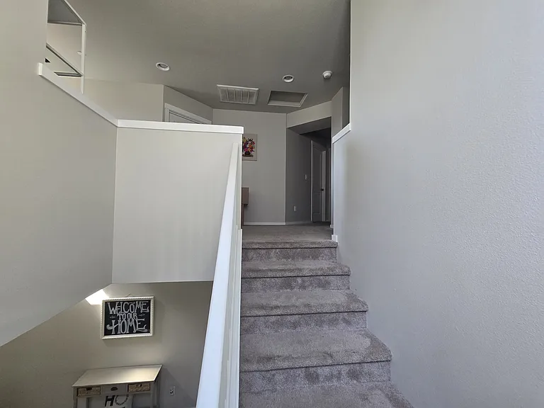 9424 N Alder St — Photo 15
