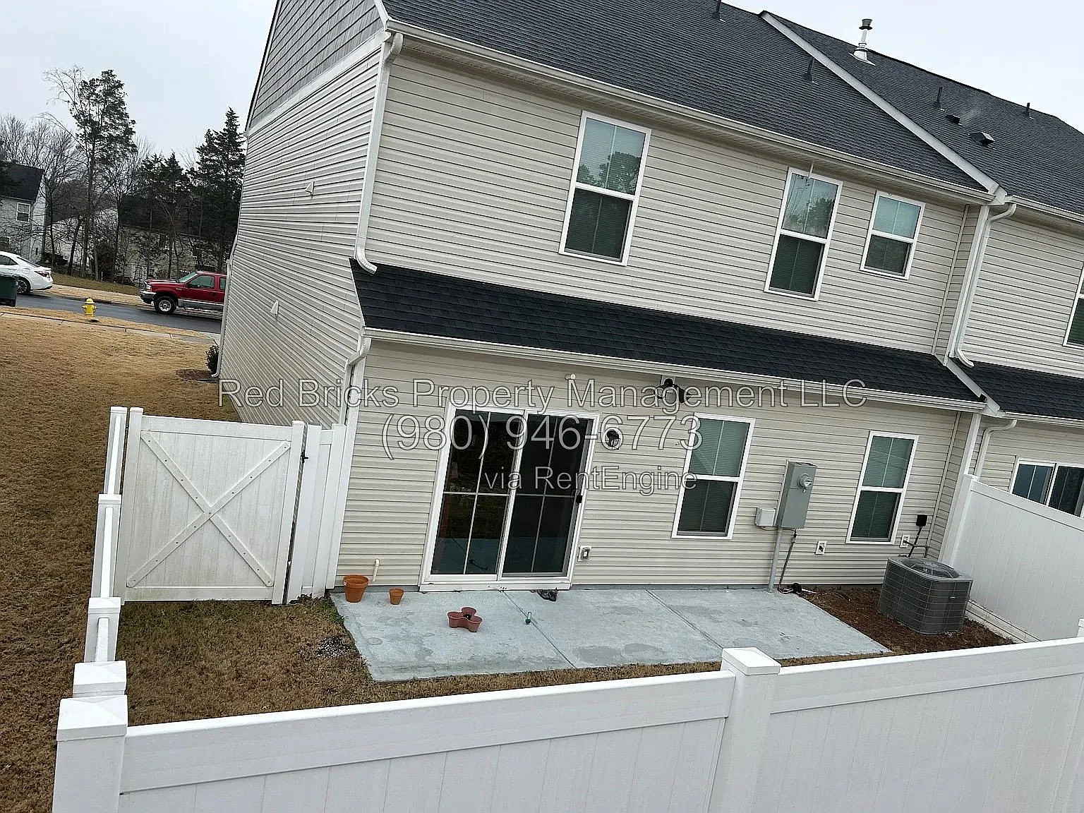 3 bed, 2.5 bath, 1838 sqft, $2,350 — Photo 2