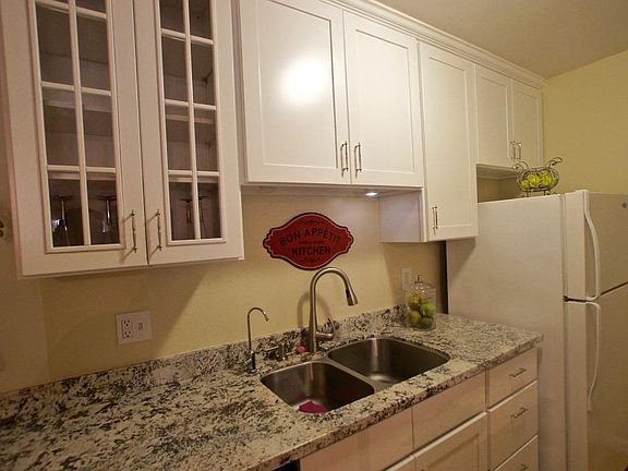 4th image of 247 N Capitol Ave Unit 287