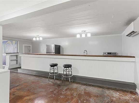 2nd image of 2601 Danneel St
