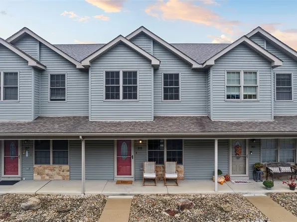 303 Wineberry Ridge Ct, Irwin, PA 15642