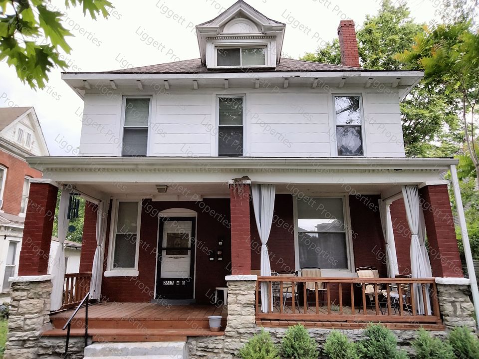 Shared front porch
