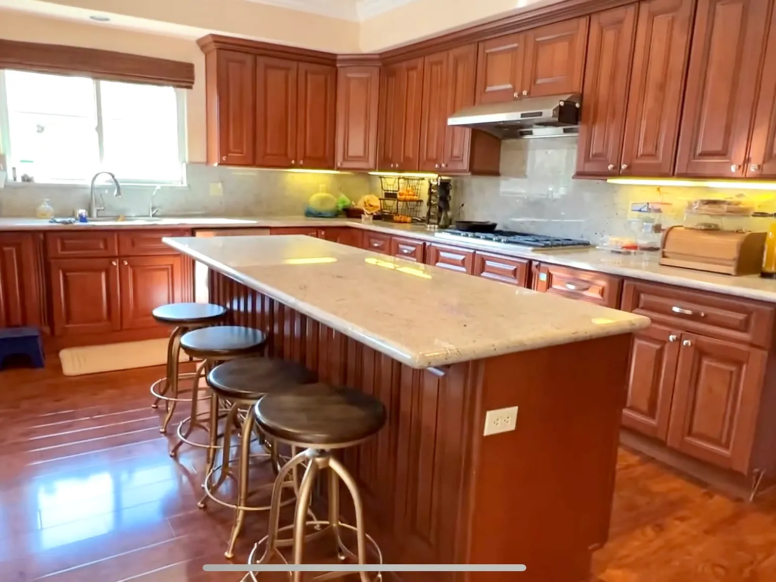 Pavo Real Ave, Monterey Park — Photo 4