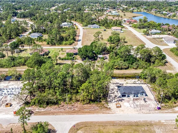 206 Aurora Ave S, Lehigh Acres, FL 33974