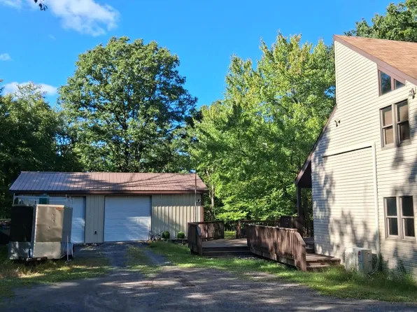 583 Chamonix Ln, Zion Grove, PA 17985