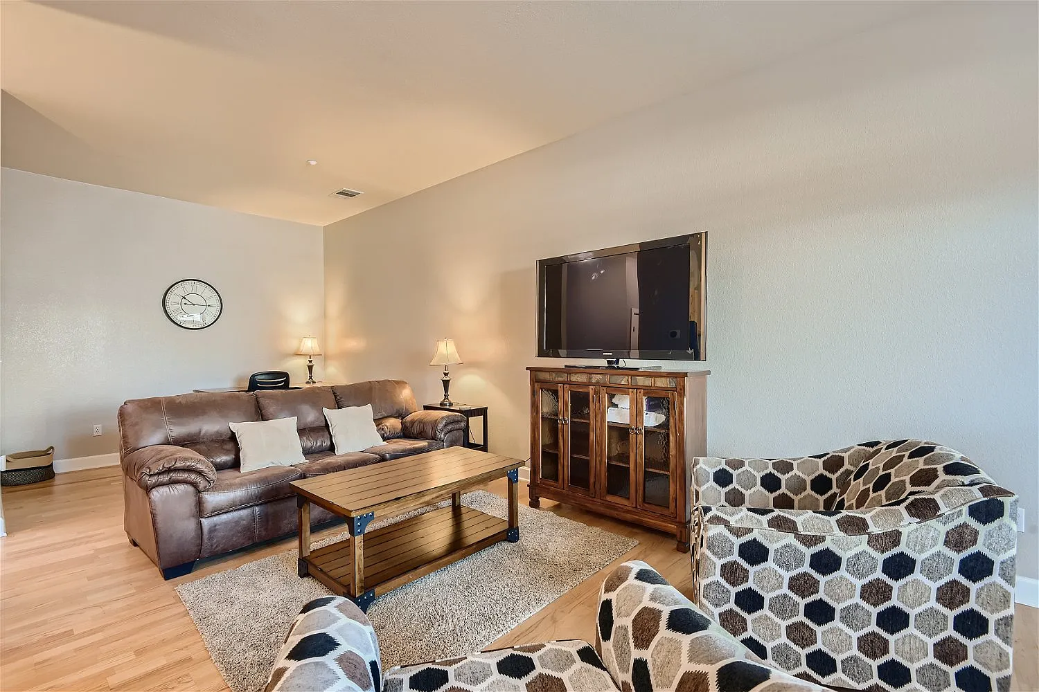 1 bed, 800 sqft, $3,600 — Photo 1