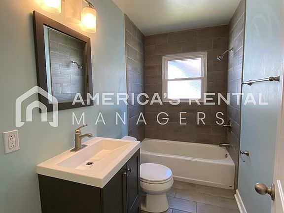 5th image of 1701 Berkley Ave APT A