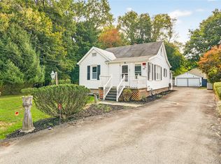 18 Oakwood Rd, Bardonia, NY 10954