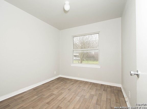 3rd image of 306 Honey Blvd