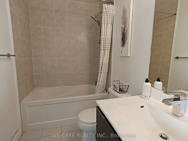 68 Canterbury Pl #Penthouse 05 — Photo 11