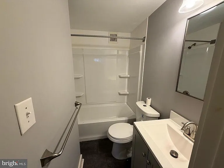 134 W Airy St — Photo 11