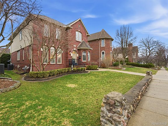 3rd image of 307 Taylor Ave