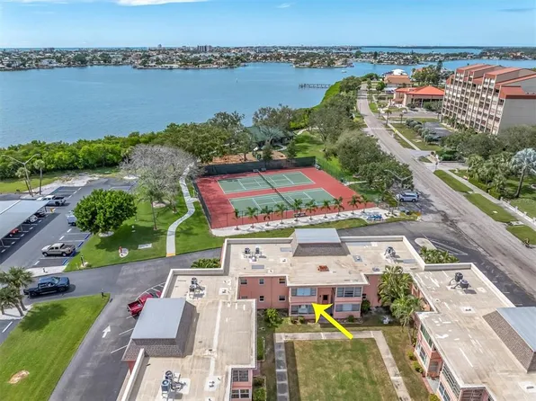 1150 Rue Des Reines APT 2B, South Pasadena, FL 33707