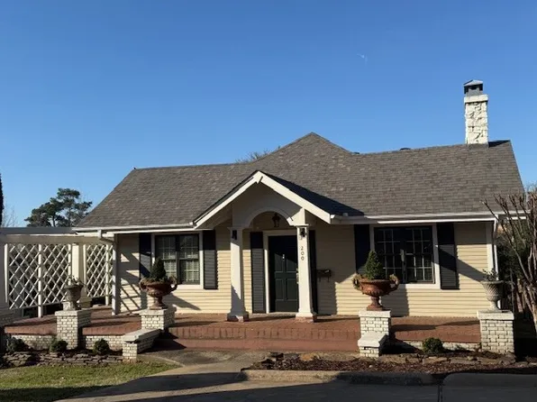 200 Ridgeway Dr, Little Rock, AR 72205